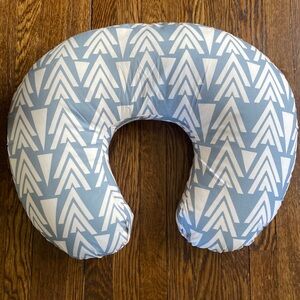 Dream on me nursing pillow